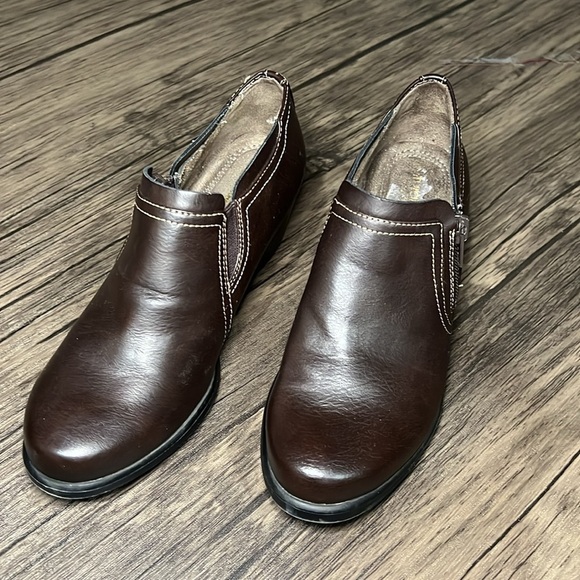 Natural Soul Boots Womens 5M Kasta Side Zip Bootie Brown Faux Leather Heels - Picture 3 of 10